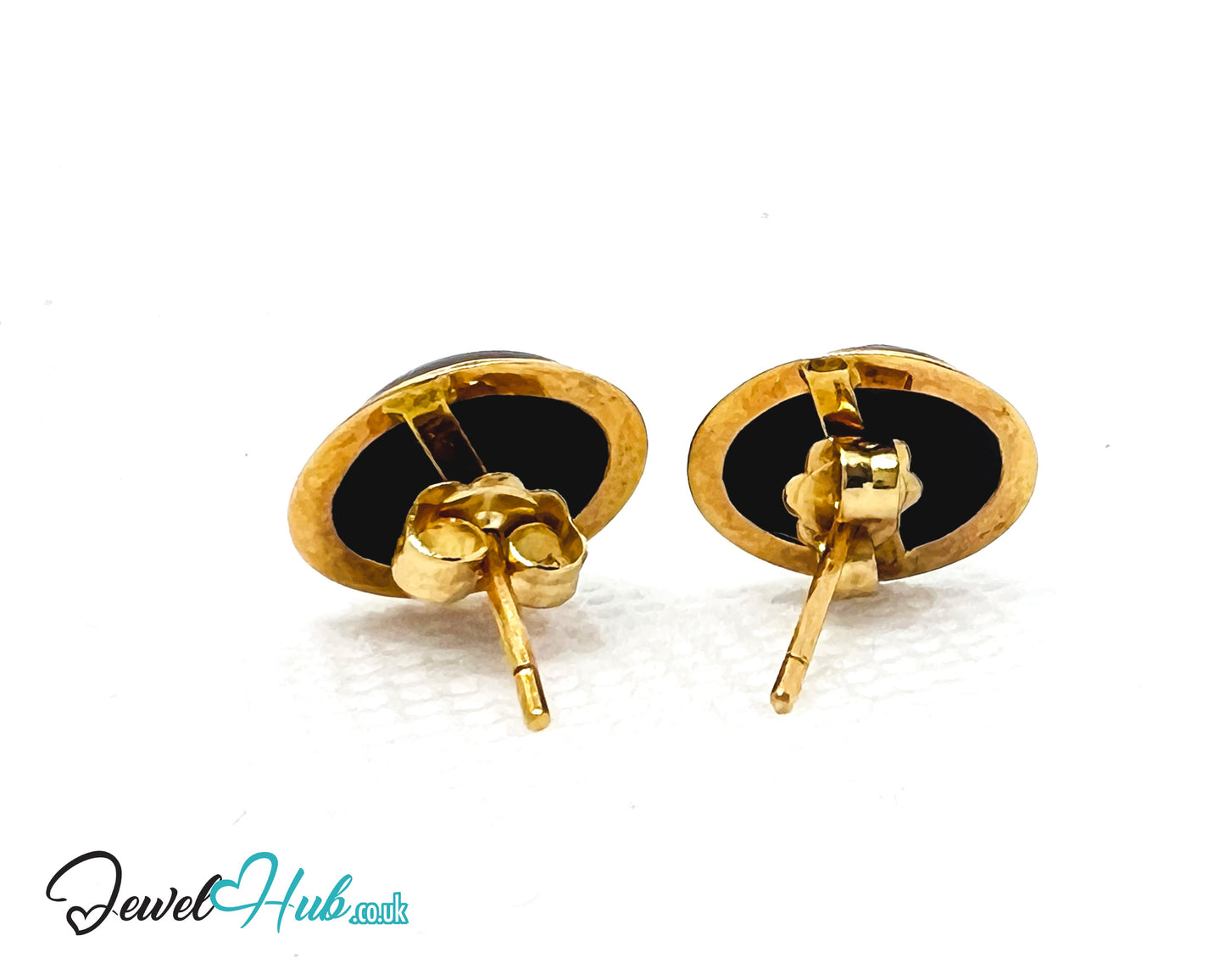 14K Gold Oval Onyx Stud Earrings – Quiet Confidence in Classic Form