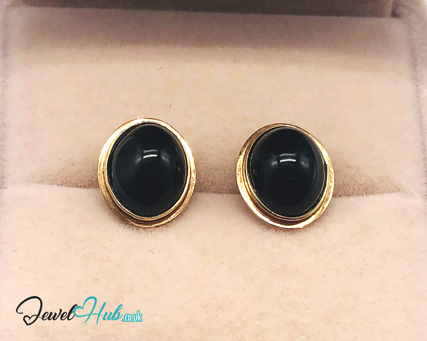 14K Gold Oval Onyx Stud Earrings – Quiet Confidence in Classic Form