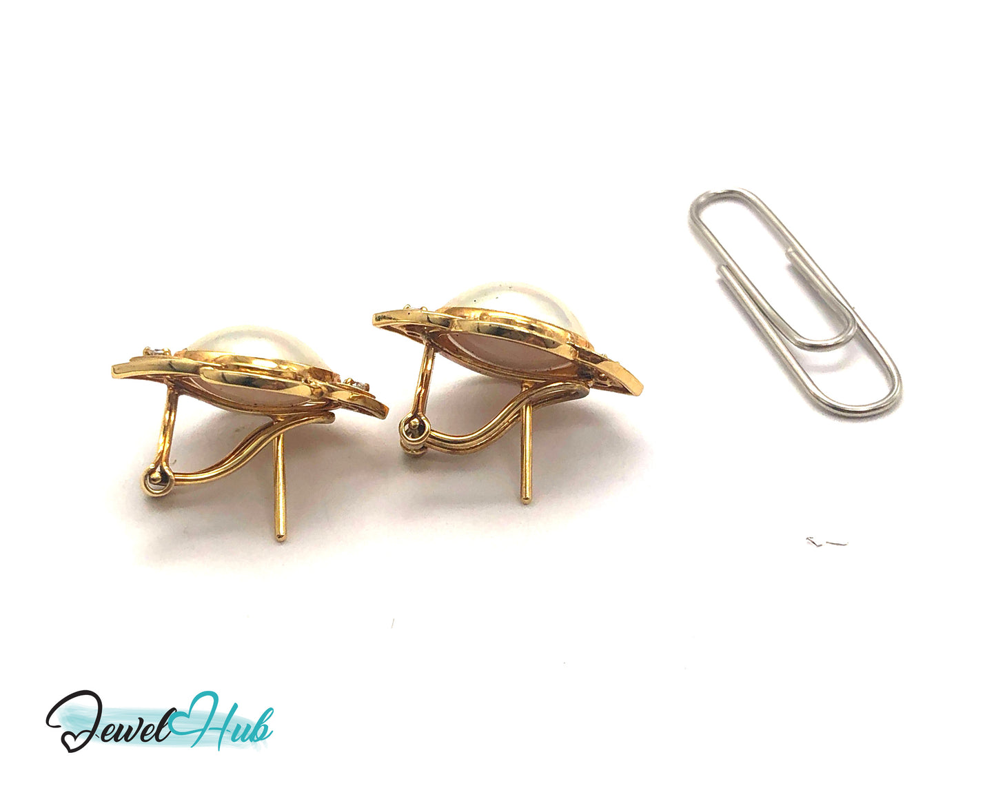 14k (585) Solid Yellow Gold 12mm natural enchanted leaves Pearl and Diamond earrings.