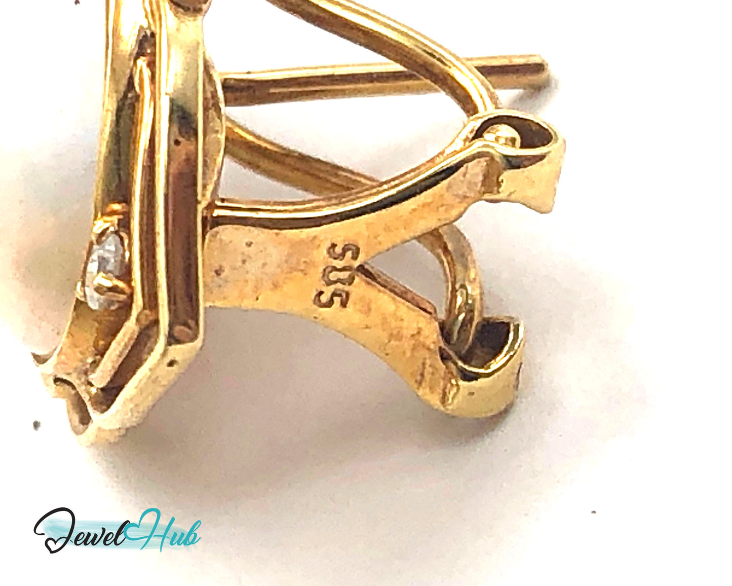 14k (585) Solid Yellow Gold 12mm natural enchanted leaves Pearl and Diamond earrings.