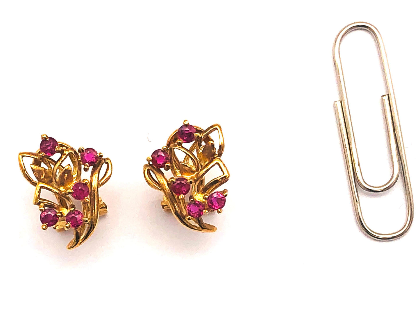 14k (585) Yellow Solid Gold Elegant Leaves with Flowery Shape x5 Ruby earrings