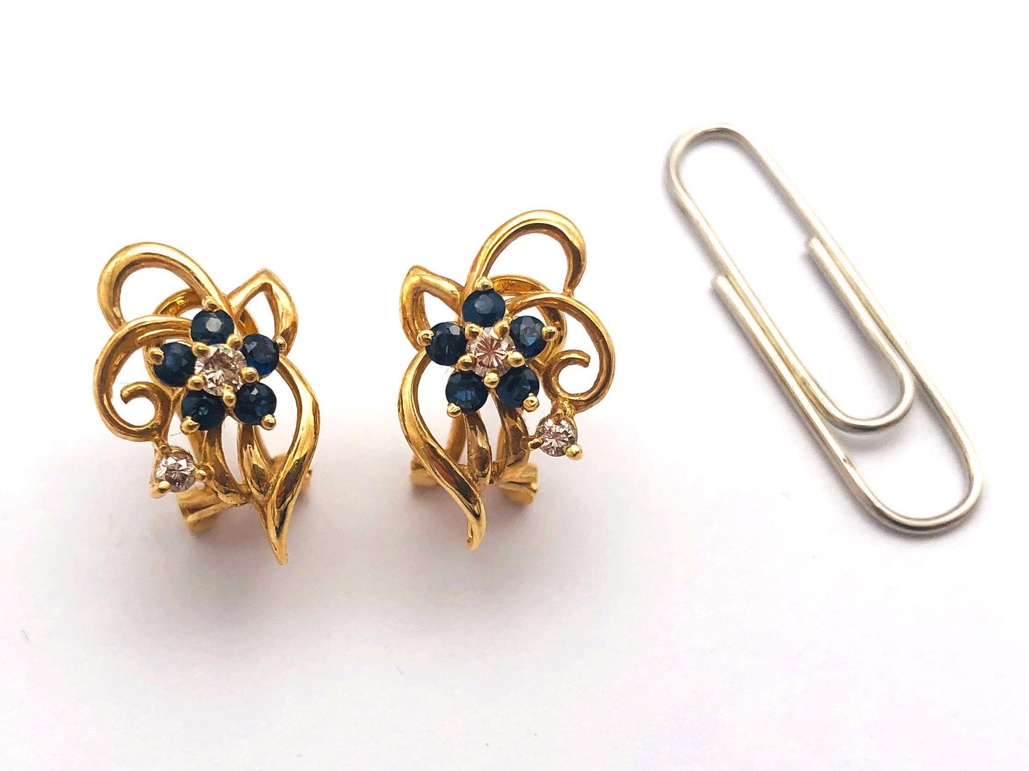 14k (585) Yellow Solid Gold Flowery Shape x5 Sapphire & Diamond earrings