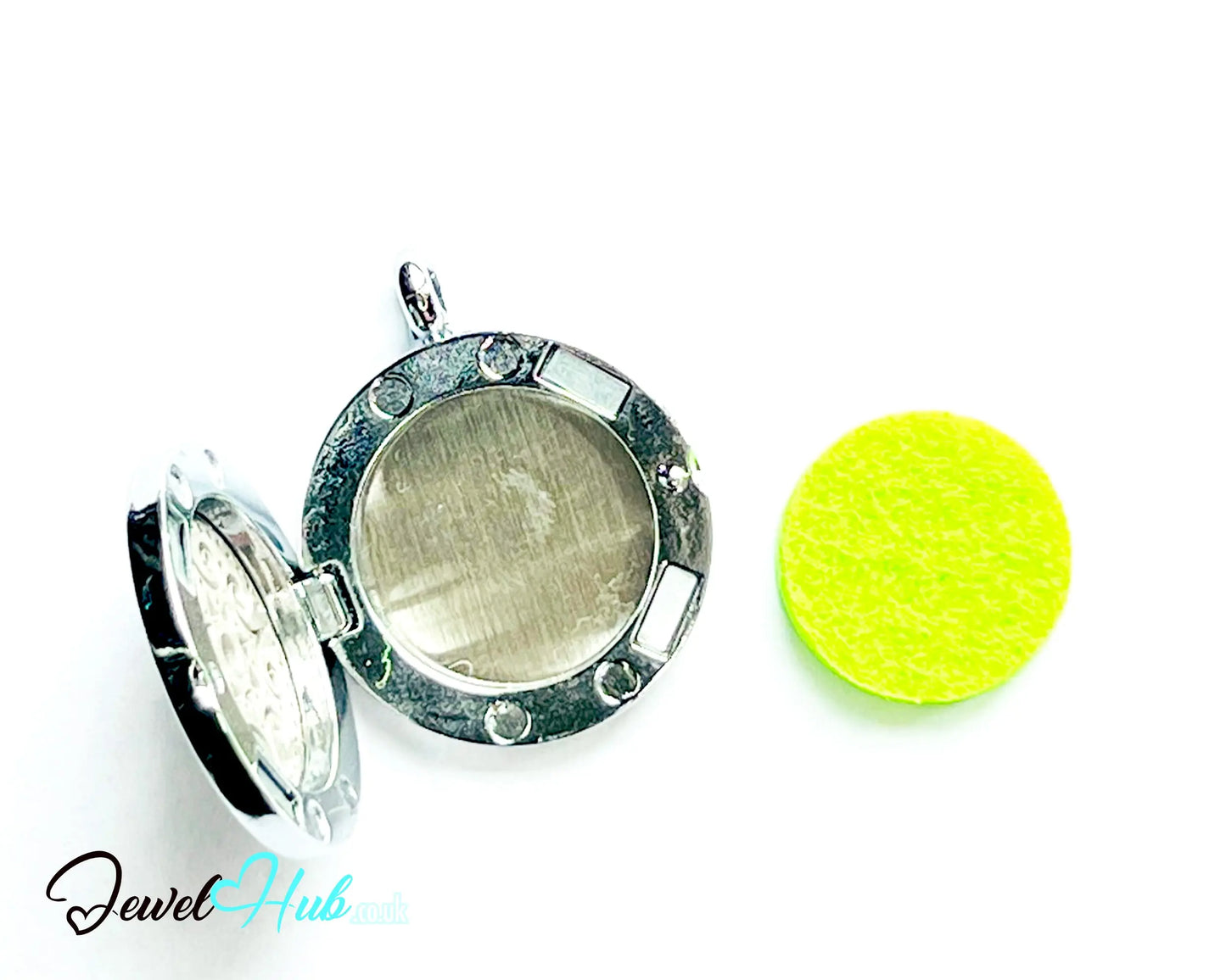 🌼 Radiant Bloom – Stainless Steel Aromatherapy Pendant for Clarity & Positivity CT