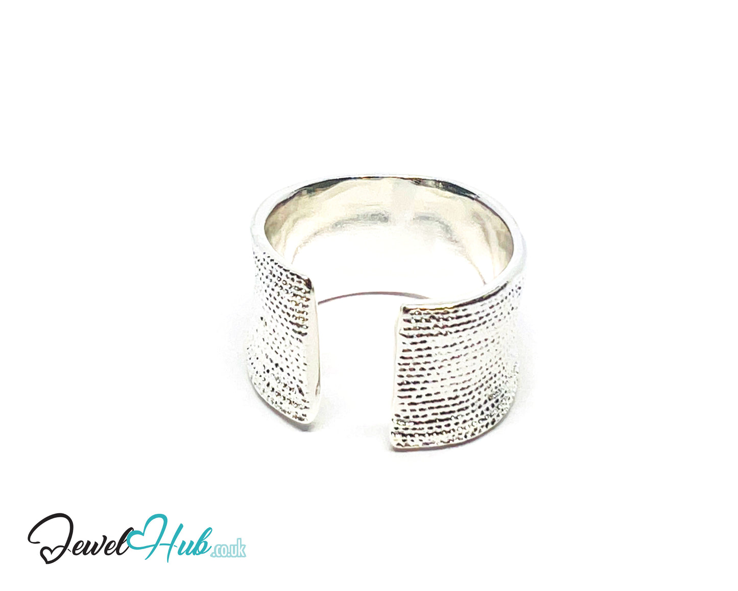 925 Silver Ring (Hallmarked) Dotted Crest · UK O-P-Q · US 7.5–8.5 · 7.80g