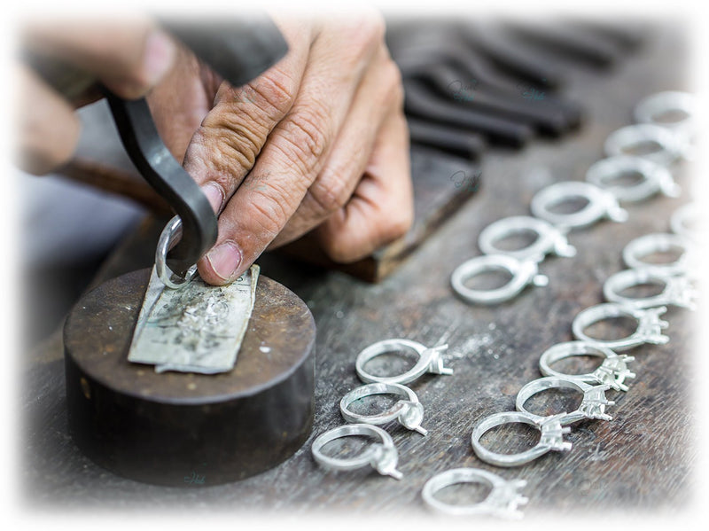 925 vs. S925 Silver Explained | Hallmark Meaning, Purity & Jewellery Tips - JewelHub.co.uk