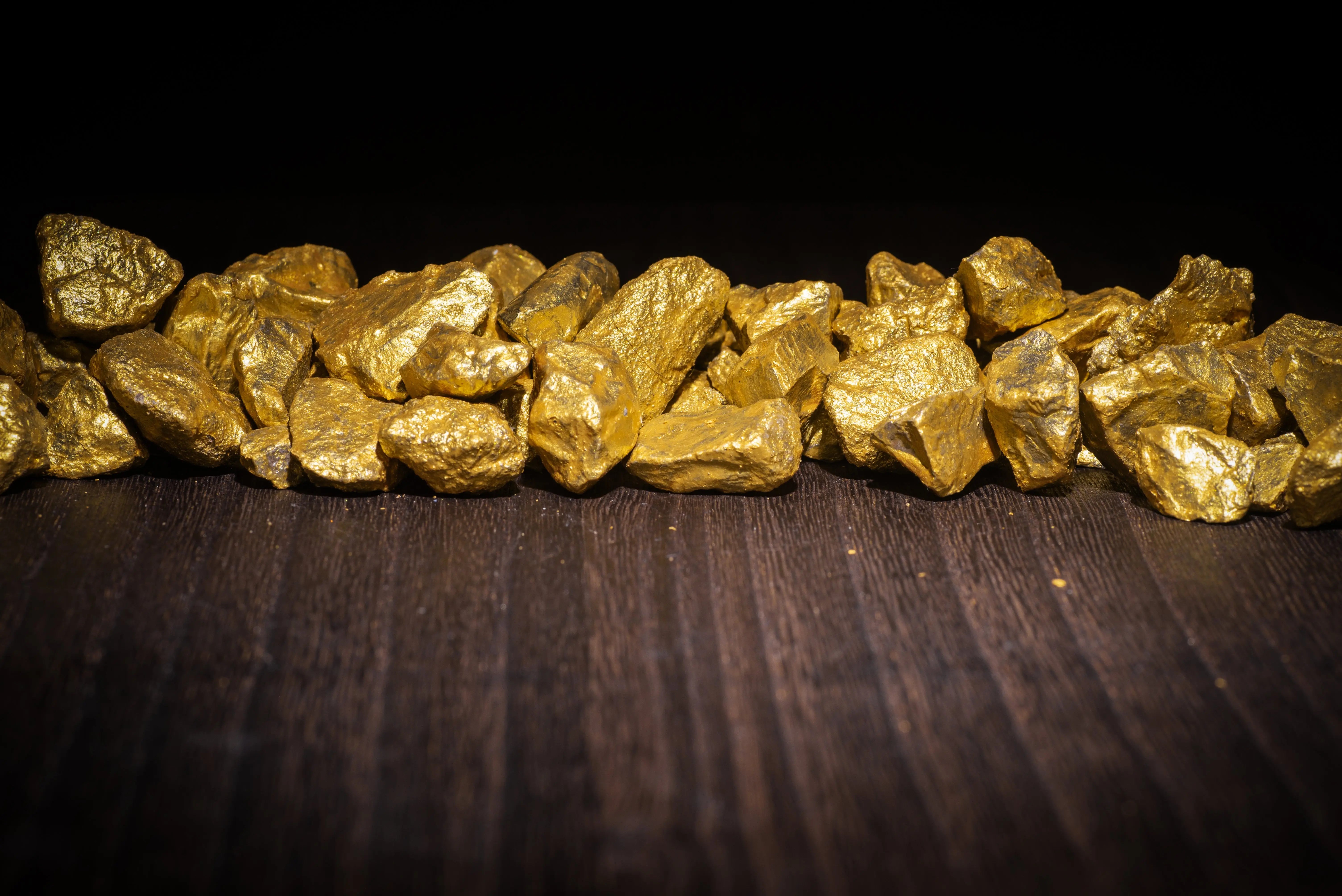 Mastering 14k and 18k Gold: A Guide to Fine Jewellery Trends - JewelHub