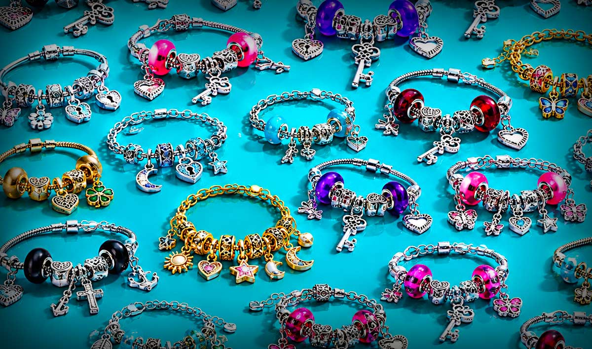 Charm Bracelet - JewelHub.co.uk