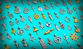 Charm &amp; Pendant Collections at JewelHub&nbsp;