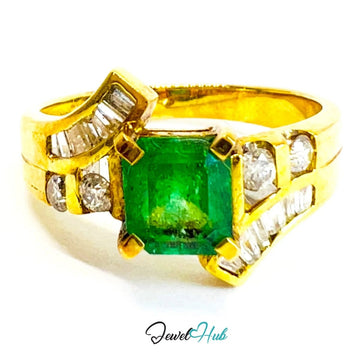 14K Gold Emerald Diamond Ring · 0.88ct Emerald · UK Q · US 8.25 · Regal Curve Setting - JewelHub.co.uk