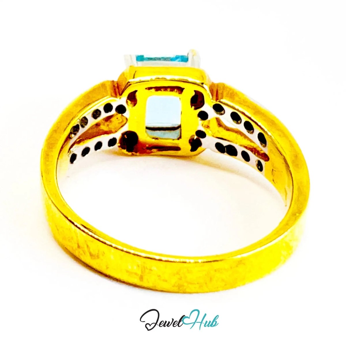 18K Gold Ring · Aquamarine Glow · Oceanlight Aurora · UK O · US 7.5 · Crisscross Diamond Band - JewelHub.co.uk