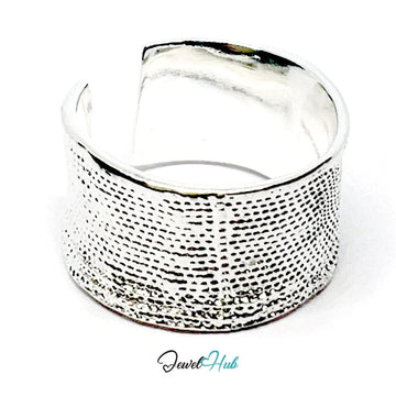 925 Silver Ring (Hallmarked) Dotted Crest · UK O - P - Q · US 7.5–8.5 · 7.80g - JewelHub.co.uk