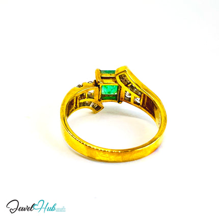 14K Gold Emerald & Diamond Ring · 0.88ct Emerald · UK Q · US 8.25 · Regal Curve Setting - JewelHub