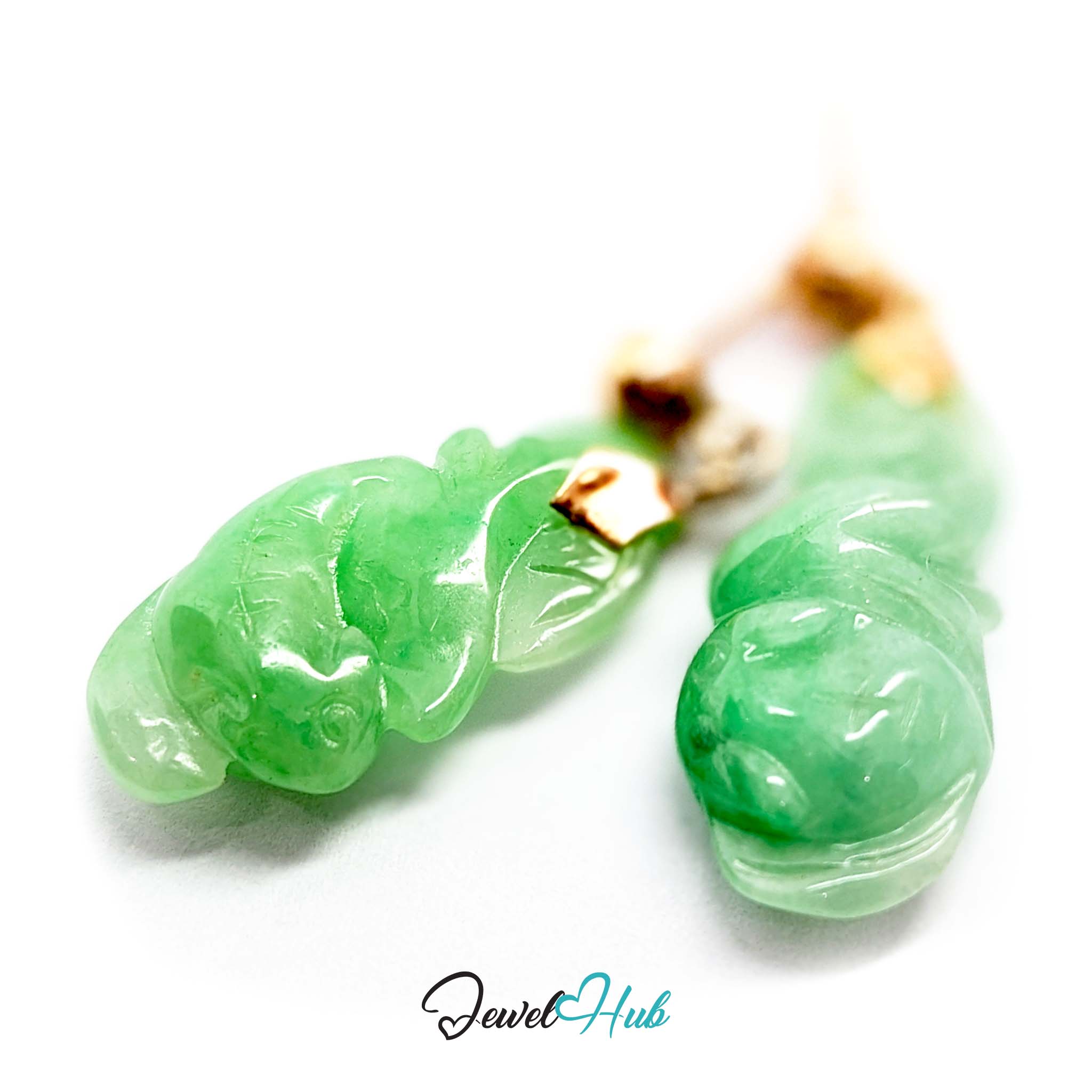 Apple green jade gourd carved in the round, 20 x 10mm - JewelHub