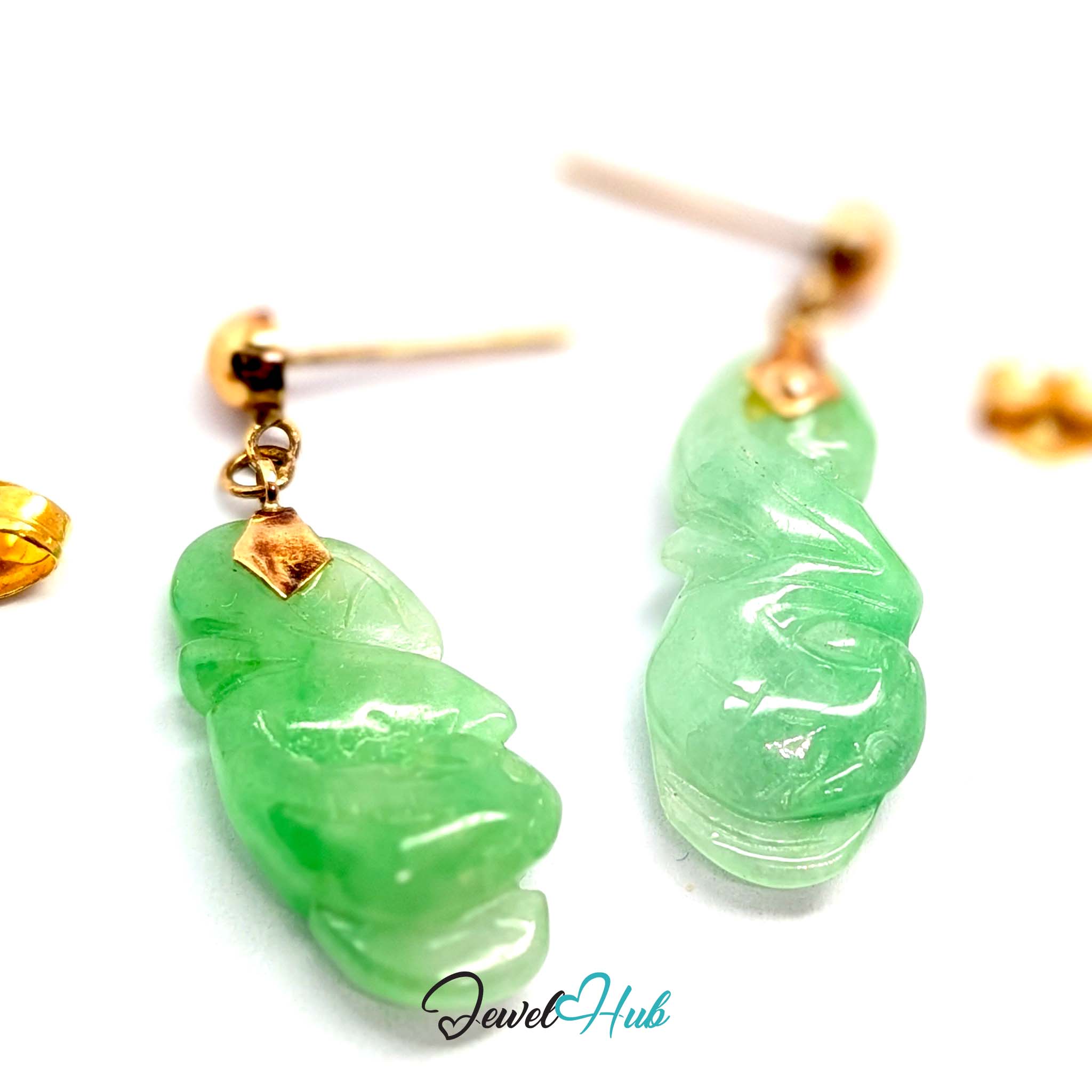Apple green colour running through the body of the natural jade gourd - JewelHub