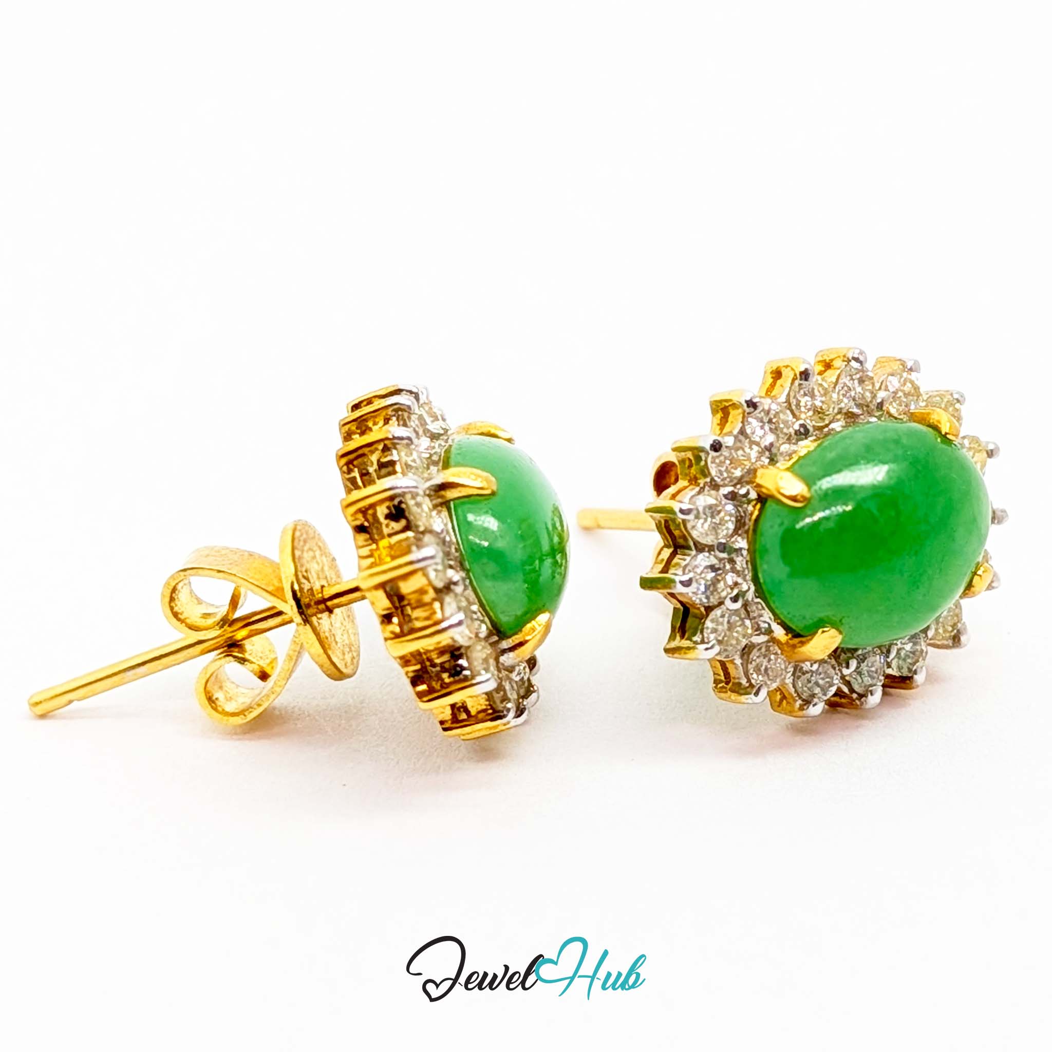 Full diamond halo raising the apparent saturation of the jade inside it - JewelHub