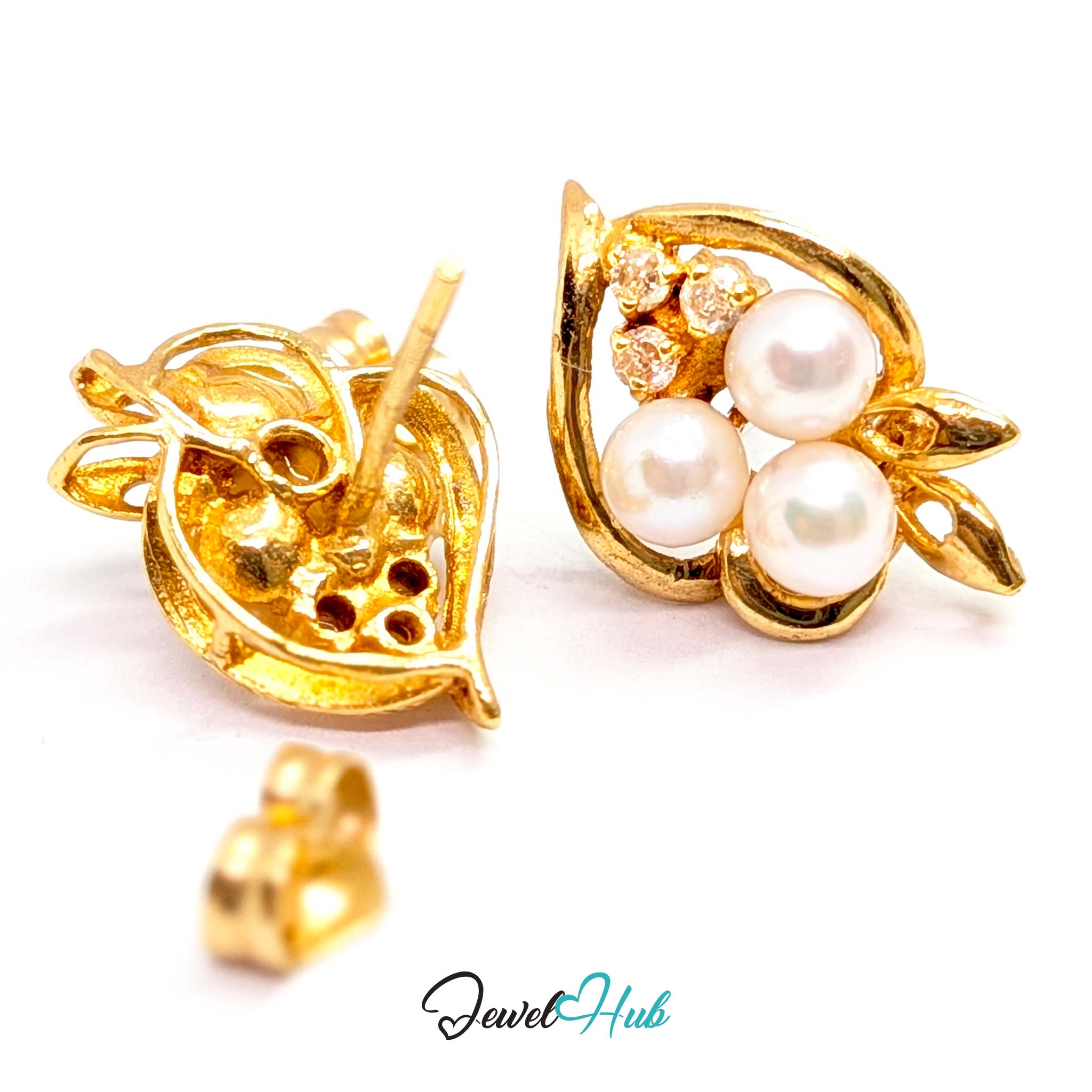 Two pointed gold leaves opening at the top of the pearl bud setting - JewelHub