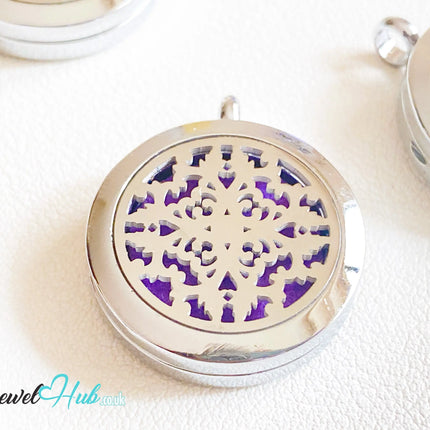 🌸 Petal Radiance – Stainless Steel Aromatherapy Pendant for Grace & Presence CT