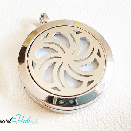 💖 Laced Heart – Stainless Steel Aromatherapy Pendant for Compassion & Emotional Warmth CT