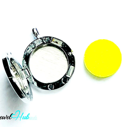🌷 Botanical Grace – Stainless Steel Aromatherapy Pendant for Softness & Strength CT