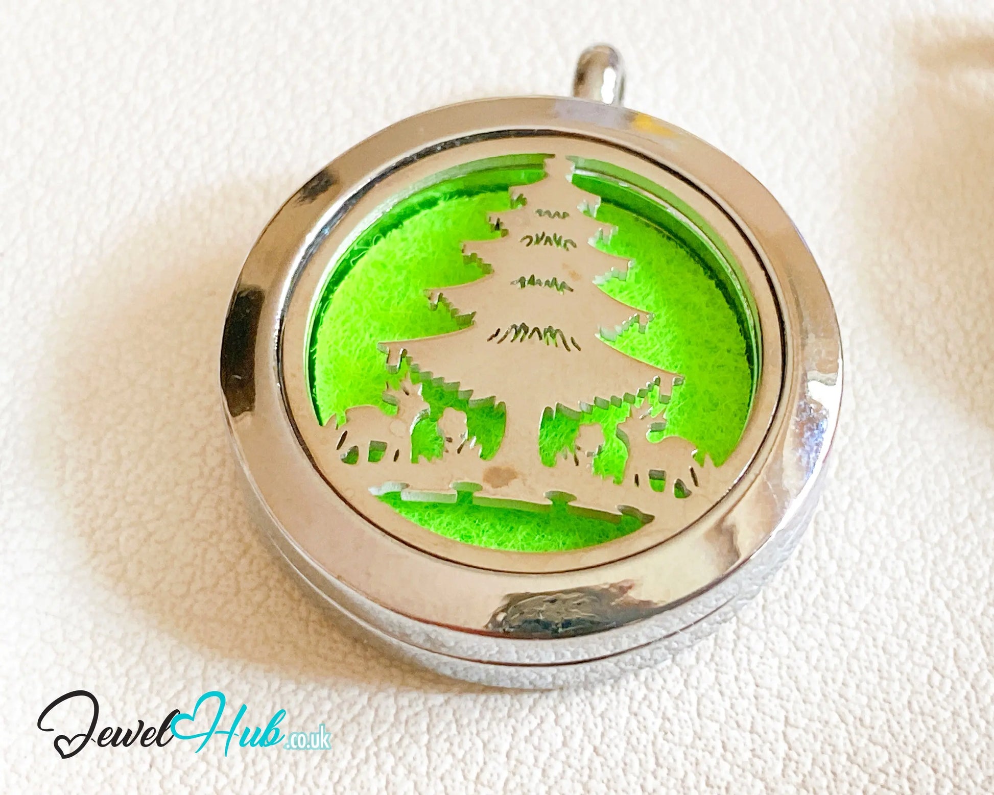 🎄 Festive Forest – Stainless Steel Aromatherapy Pendant for Yuletide Cheer & Calm CT