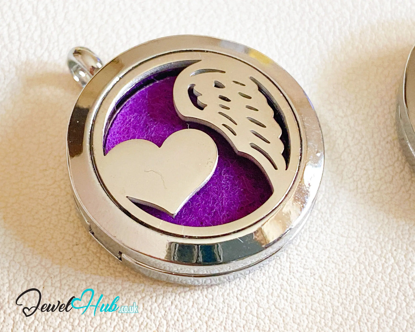 🪽 Heart & Wing – Stainless Steel Aromatherapy Pendant for Comfort & Care CT