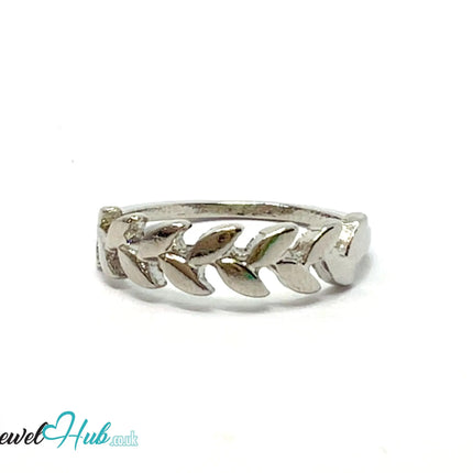 🍃 Leaf Band Ring – Zinc Alloy · UK M · US 6.5 · Engraved Botanical Motif · Silver-Tone Finish CA
