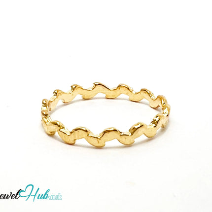 〰️ Gold Ripple Loop Ring – Zinc Alloy · UK O · US 7.5 · Wavy Open Band Motif · Polished Gold Finish CA