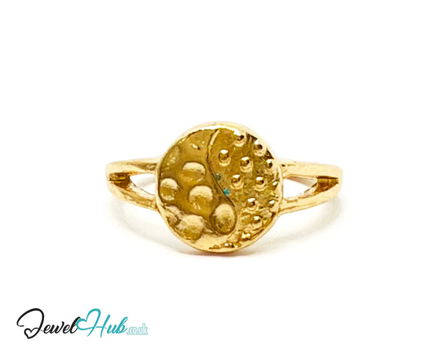 ◉ Gold Crest Loop Ring – Zinc Alloy · UK M · US 6.5 · Sculptural Medallion Face · Split Band · Polished Gold Finish CA
