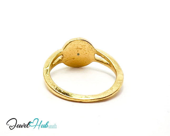 ◉ Gold Crest Loop Ring – Zinc Alloy · UK M · US 6.5 · Sculptural Medallion Face · Split Band · Polished Gold Finish CA