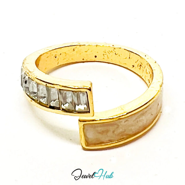 Gold-Plated Sculptural Ring – Adjustable M–O | 2.65g Flat Resin & Synthetic Diamond Accent CA