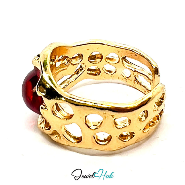 Gold-Plated Perforated Ring – Adjustable O–Q | 4.00g Bold Red Resin Gems, Sculptural Band CA
