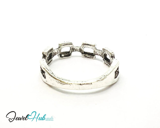 ⛓️ Silver Rectangle Chain Ring – Zinc Alloy · UK N · US 7 · Sculptural Link Motif · Brushed Silver Finish CA