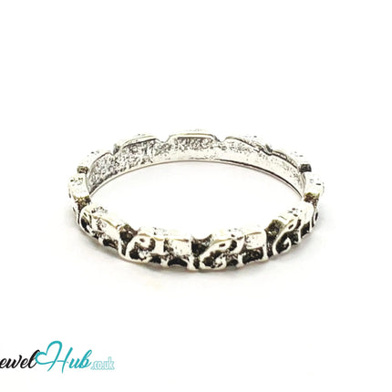 ⛓️ Silver Scroll Chain Ring – Zinc Alloy · UK Q · US 8.5 · Ornate Vine Motif · Brushed Silver Finish CA