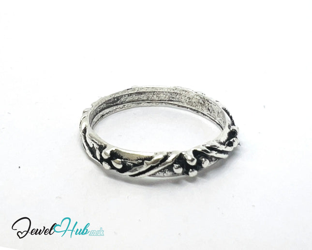 ⛓️ Silver Vine Scroll Ring – Zinc Alloy · UK N · US 7 · Engraved Nature Motif · Brushed Silver Finish CA