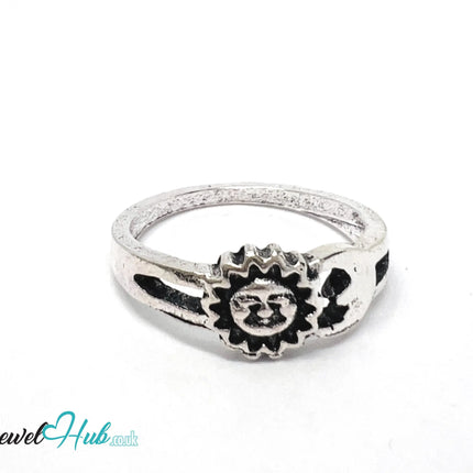 ⛓️ Silver Sun Moon Ring – Zinc Alloy · UK N · US 7 · Celestial Dual Motif · Brushed Silver Finish CA
