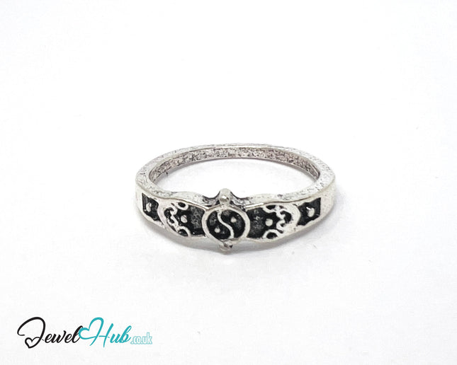 ⛓️ Silver Yin-Yang Balance Ring – Zinc Alloy · UK N · US 7 · Sculptural Taijitu Motif · Brushed Silver Finish CA