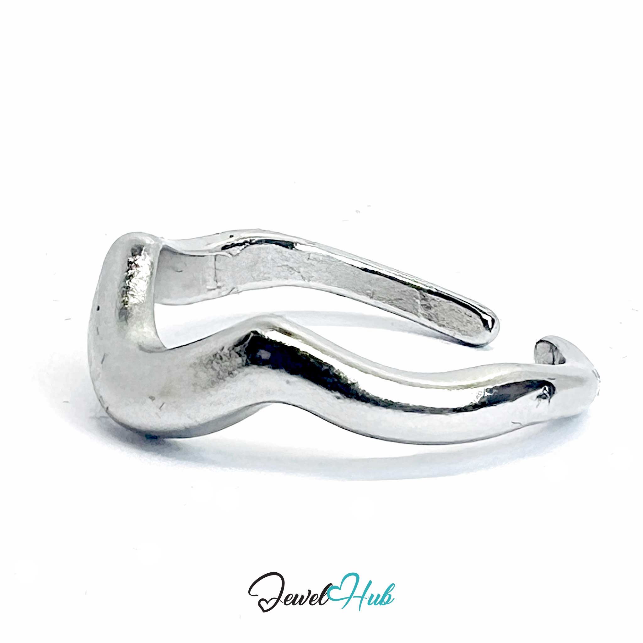 Silver-Plated Chevron Wave Zinc Alloy Ring – Open Band