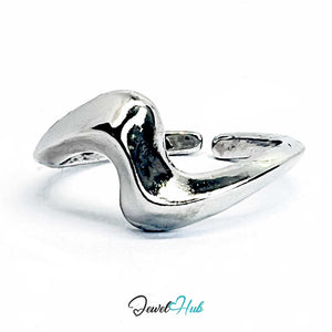 Silver-Plated Flowform Wave Zinc Alloy Ring – Asymmetrical Form