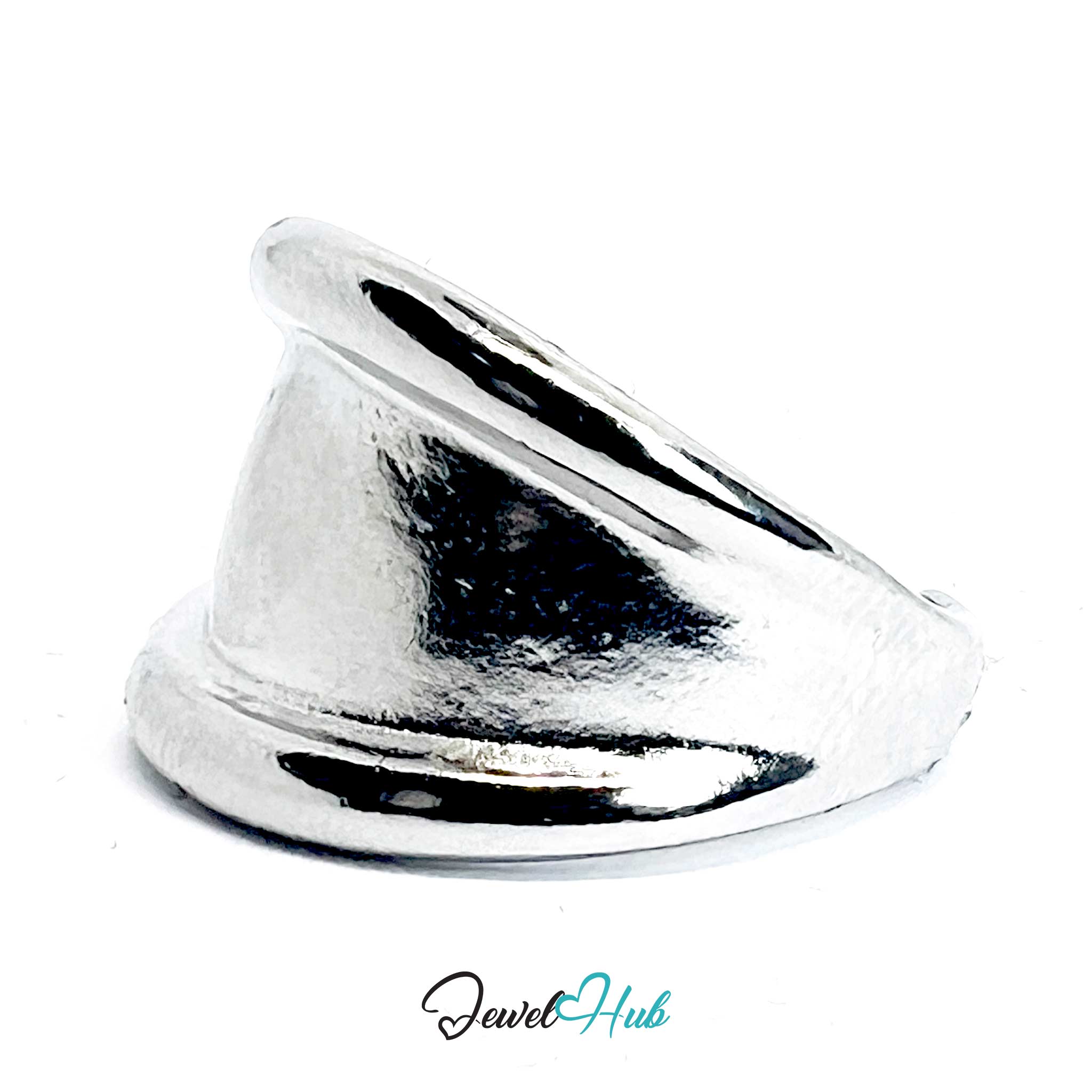 Silver-Plated Linear Groove Zinc Alloy Ring – Wide-Band Design