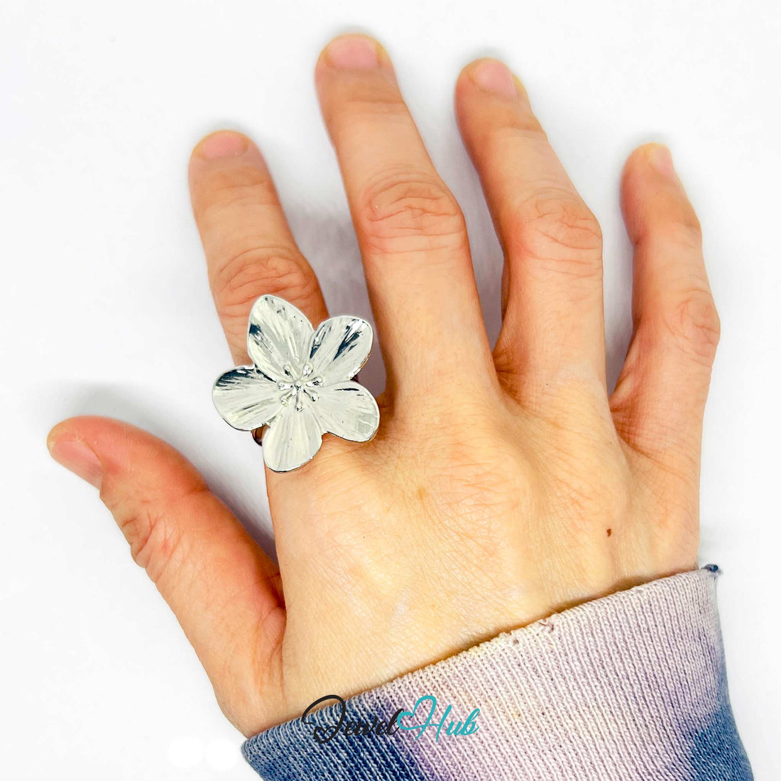 Silver-Plated Sculptural Flower Zinc Alloy Ring – Adjustable Botanical Design
