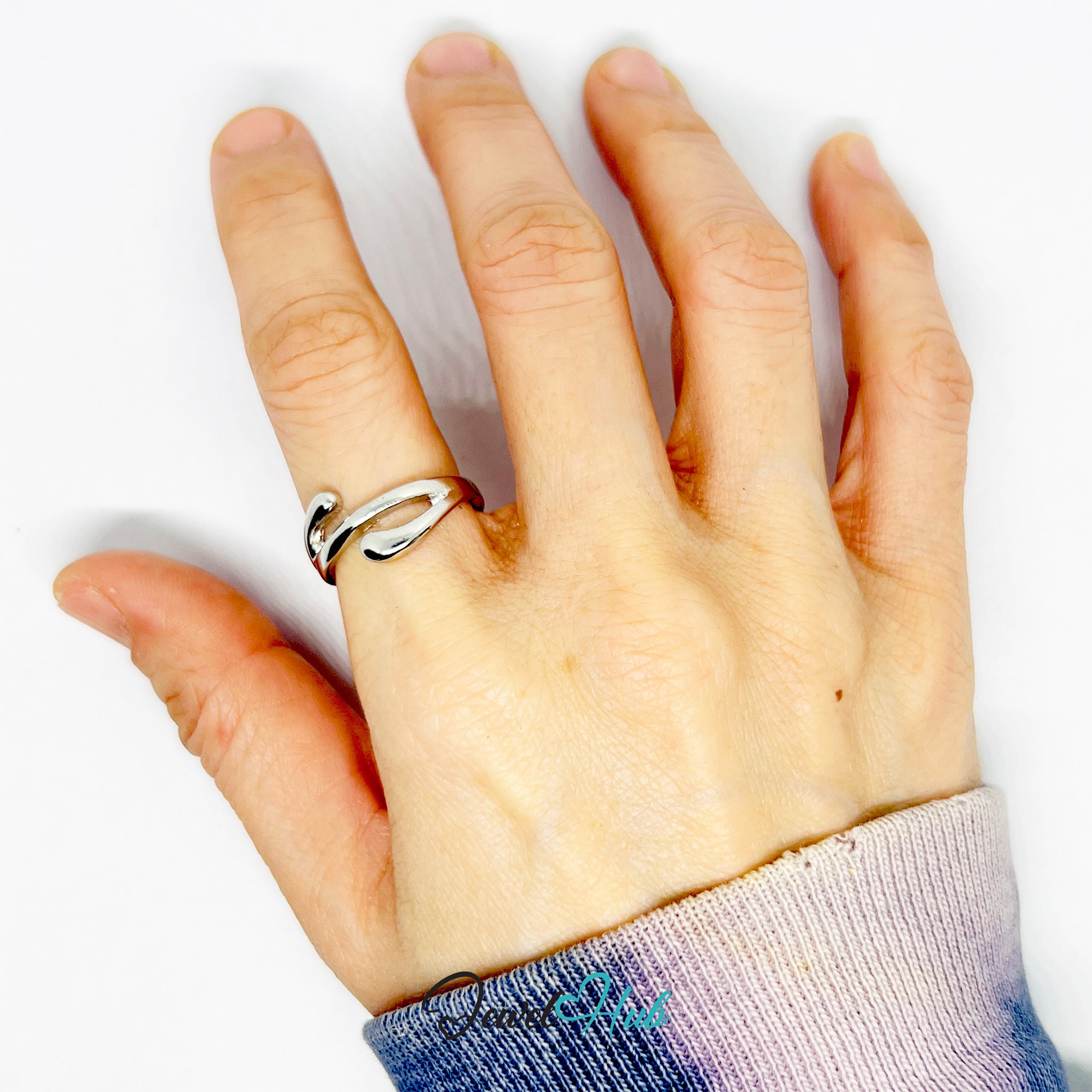 Silver-Plated Zinc Alloy Fluid Layered Ring – Sculptural Flow Design
