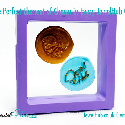 💫 Transparent Display Box — 7cm × 7cm · Floating Frame Design · Plastic Border · Charm Showcase CT