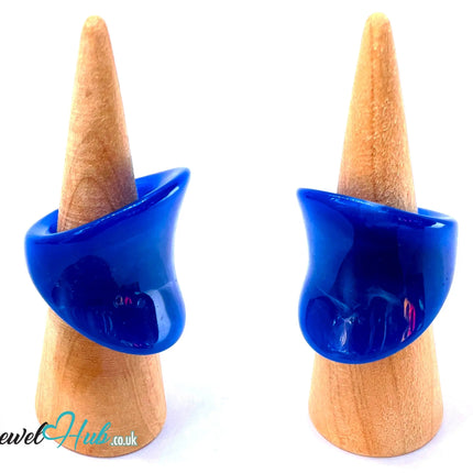 🔵 Giant Resin Ring – US Q · US 8.5 · Deep Blue · Sculptural Shine · Handcrafted · 11g CT
