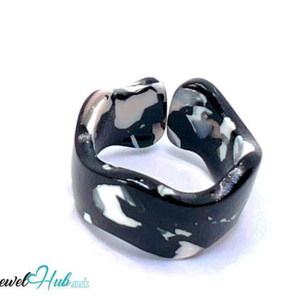 ⚫ Open-End Resin Ring – US O · US 7.5 · Monostone · Handcrafted CT