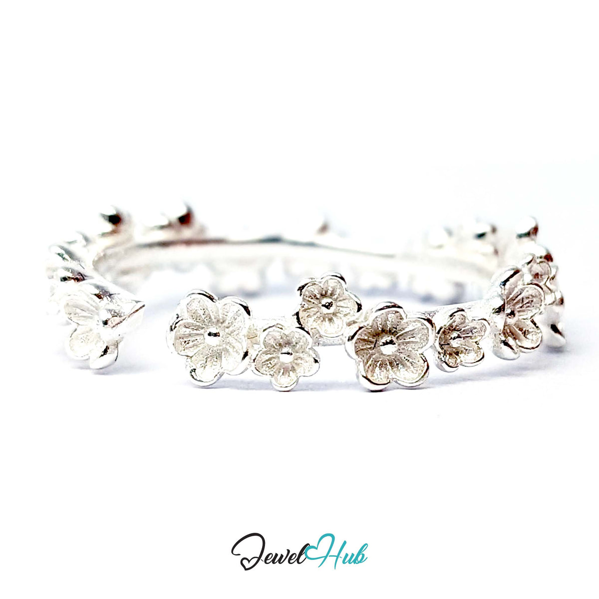 Side view of the 4.6mm Blossom Band Ring in 999 fine silver
