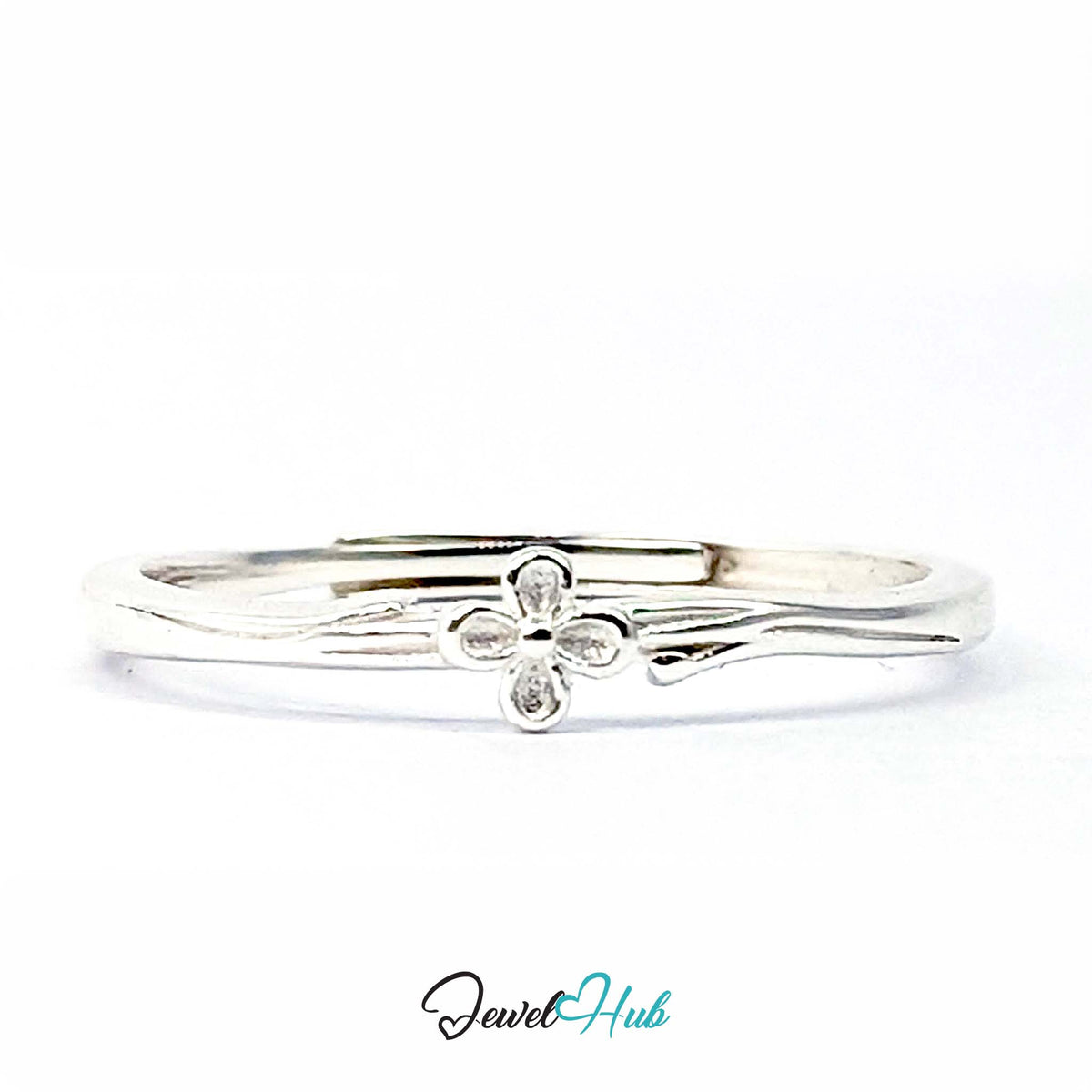 Single Flower Ring in 999 fine silver, one four-petal bloom on a fine band