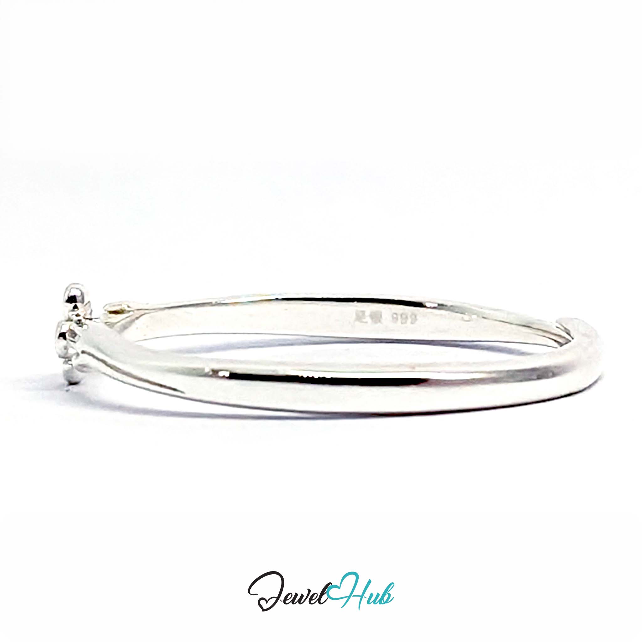 Single Flower Ring showing the open back of the 1.5mm band