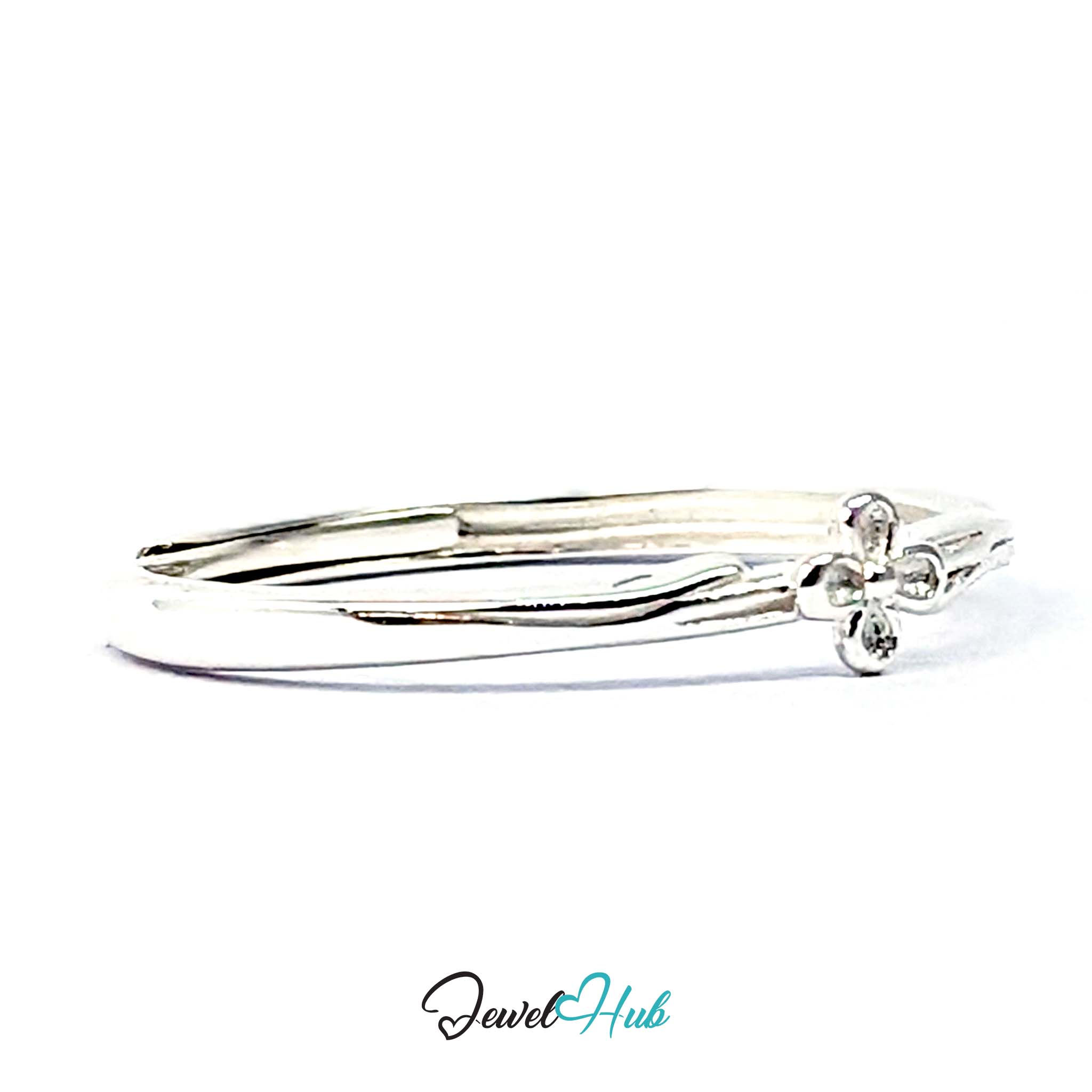 Single Flower Ring front view, 3.5mm bloom on a 1.5mm fine silver band
