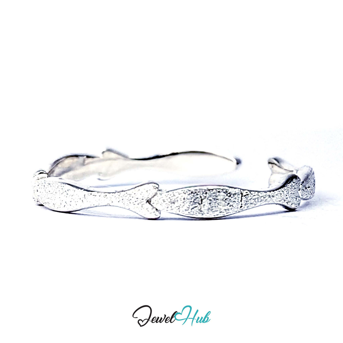 Rear view of the band showing the fish continuing round the shank - JewelHub
