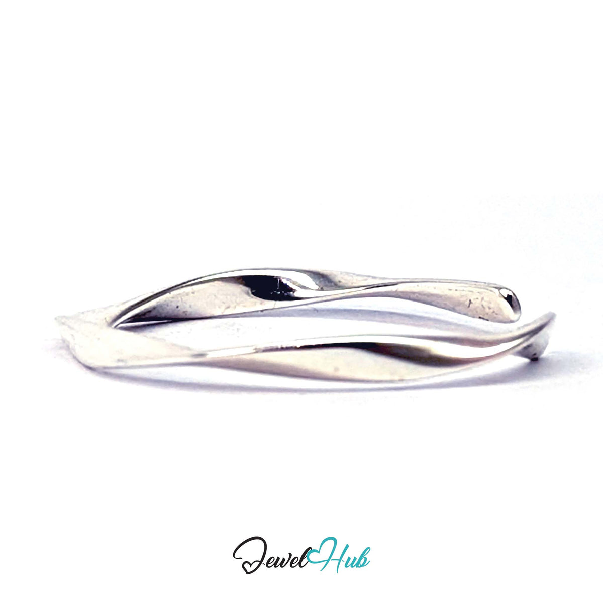 Side view of the polished ribbon band twisting along its length - JewelHub